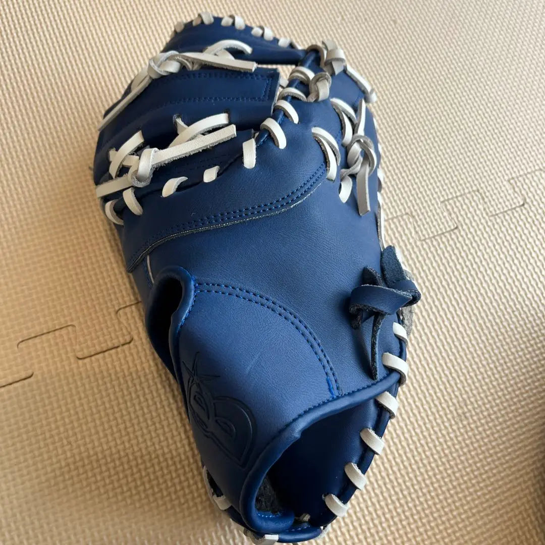 DeNA Baystars First Mitt