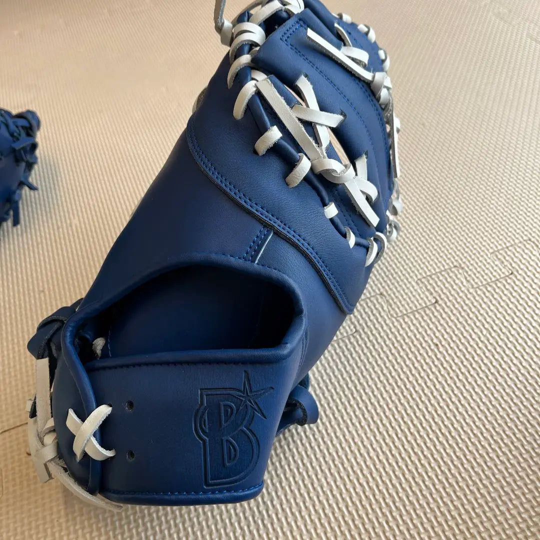 DeNA Baystars First Mitt