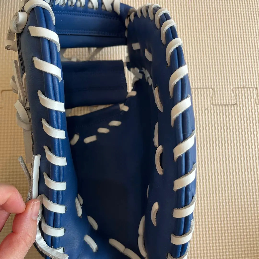 DeNA Baystars First Mitt