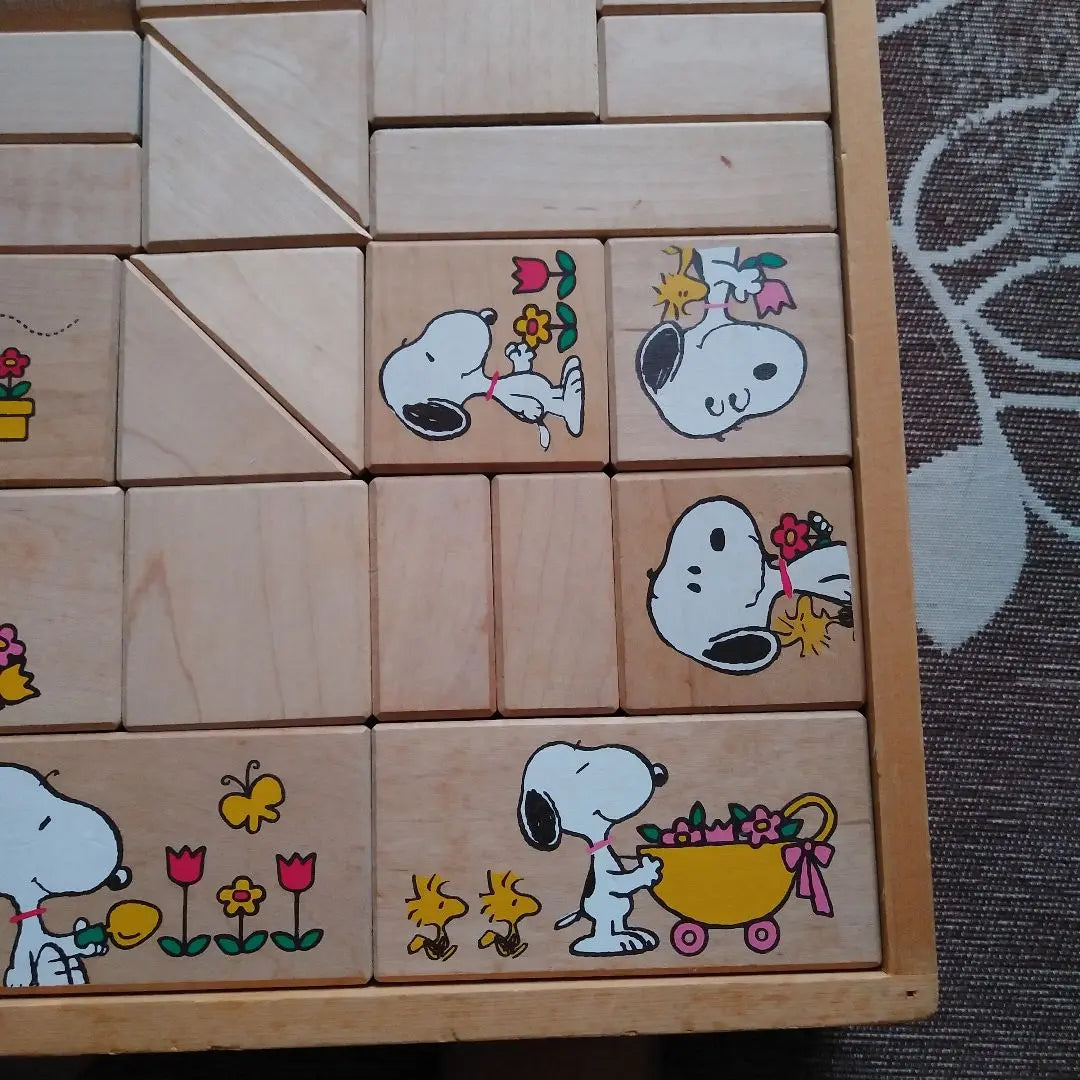 Bloques de Snoopy, bloques de madera, bloques de construcción, juguetes educativos, hermoso estado, juguetes, Tsumiki | スヌーピー ブロック 木製 積み木 積木 知育玩具 美品 おもちゃ つみき