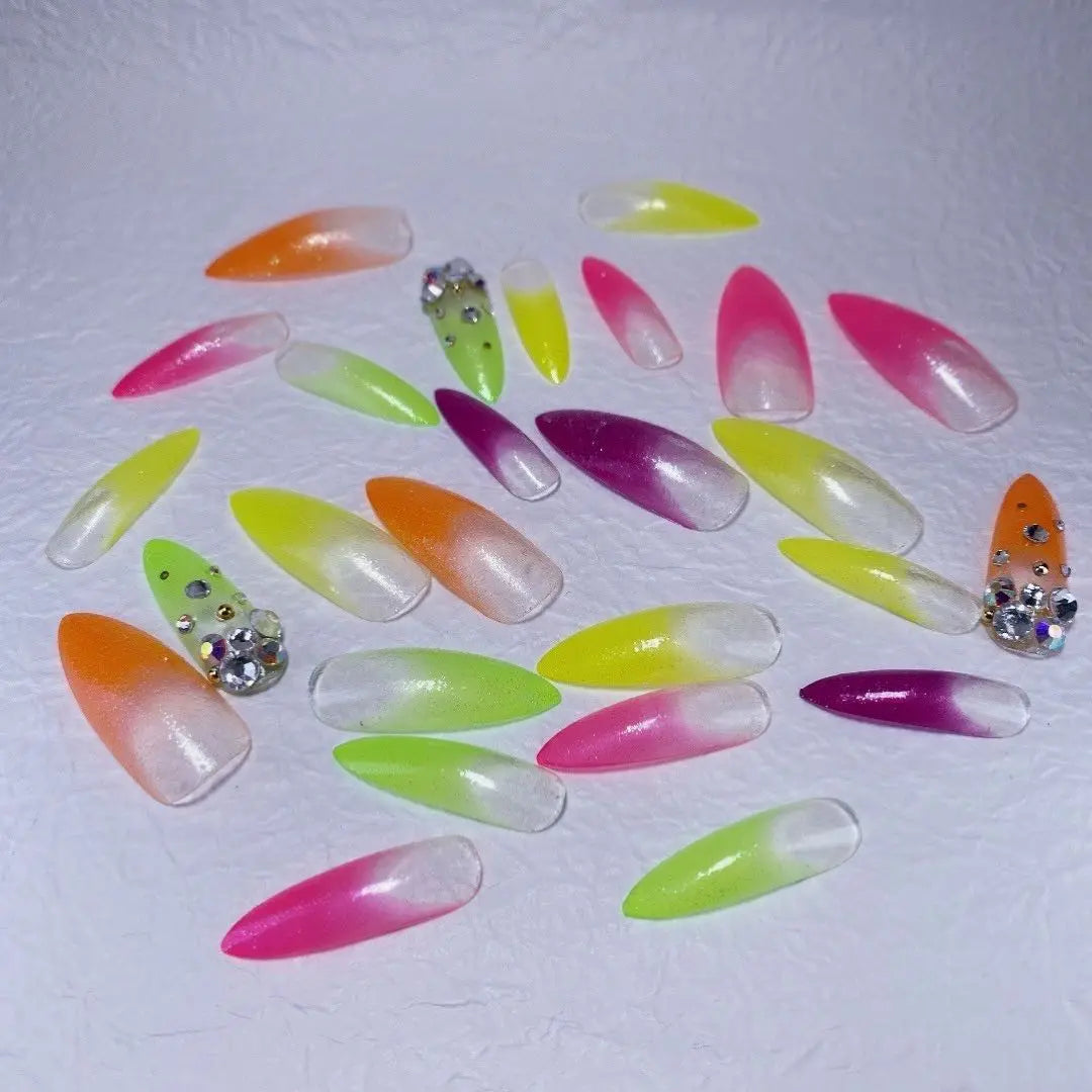 Nail Tips * Set of 26 colorful nails