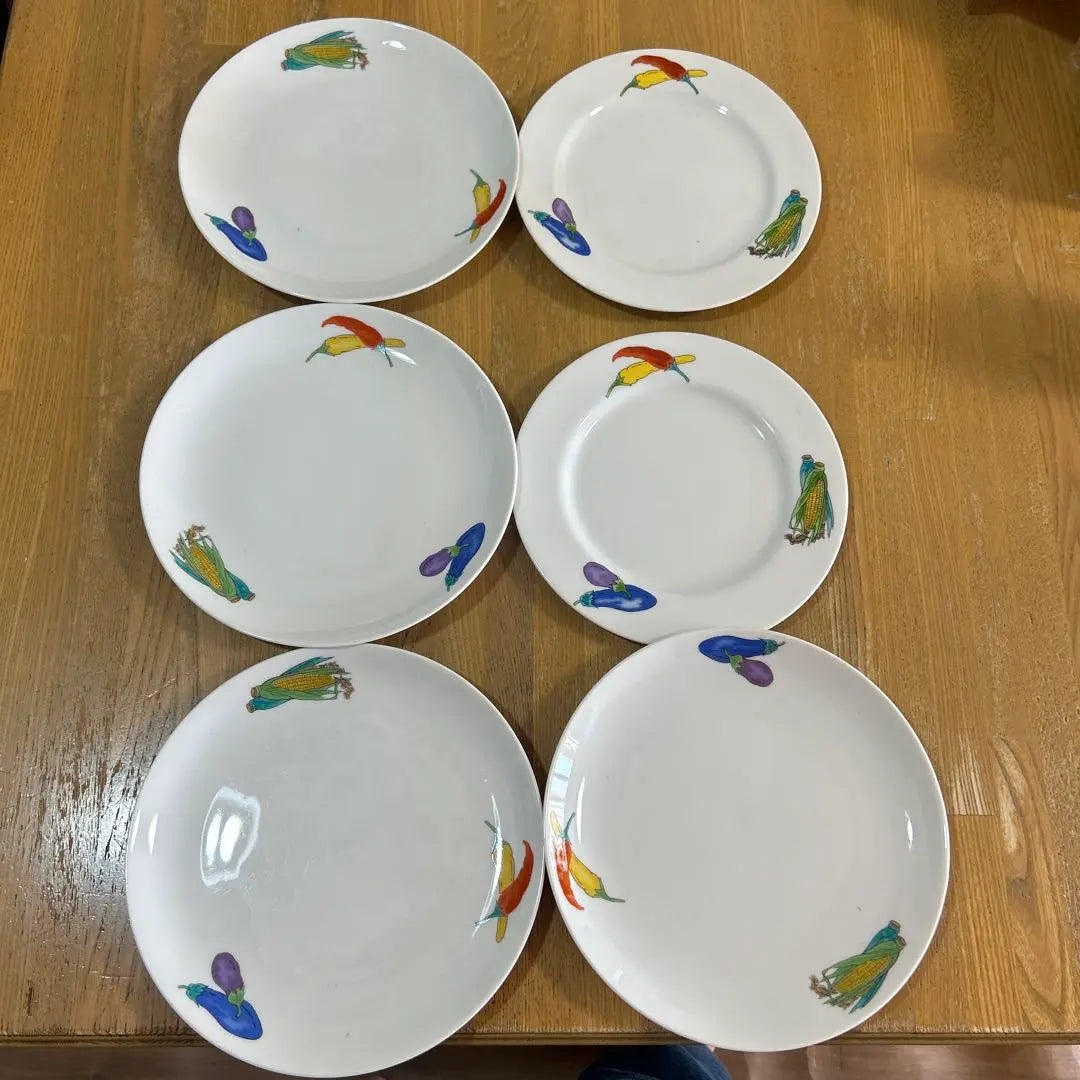 Arita ware Matsuemon Vegetable pattern flat plates set of 6, 4 large plates, 2 medium plates