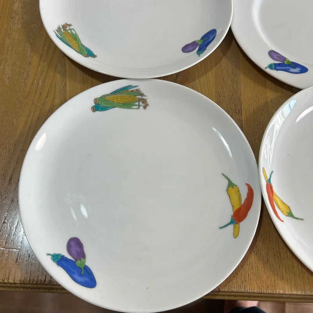 Juego de 6 platos planos con diseño de vegetales Matsuemon de Arita Ware, 4 platos grandes y 2 platos medianos