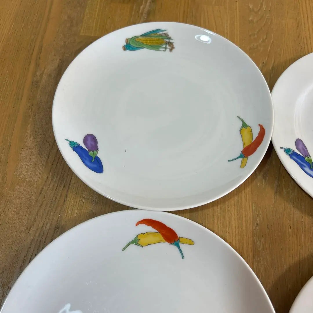 Arita ware Matsuemon Vegetable pattern flat plates set of 6, 4 large plates, 2 medium plates