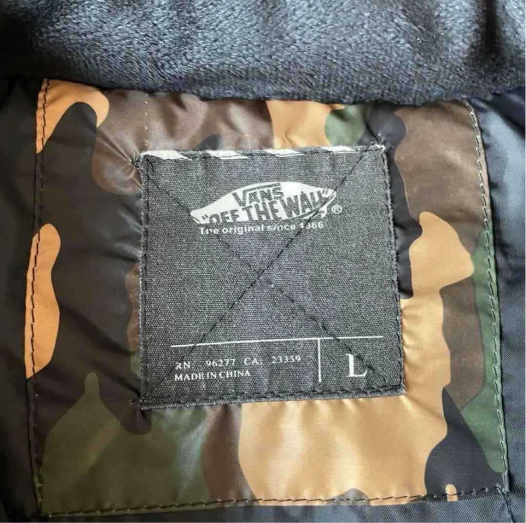 VANS padded vest not available in Japan Nylon Camouflage Camouflage L size