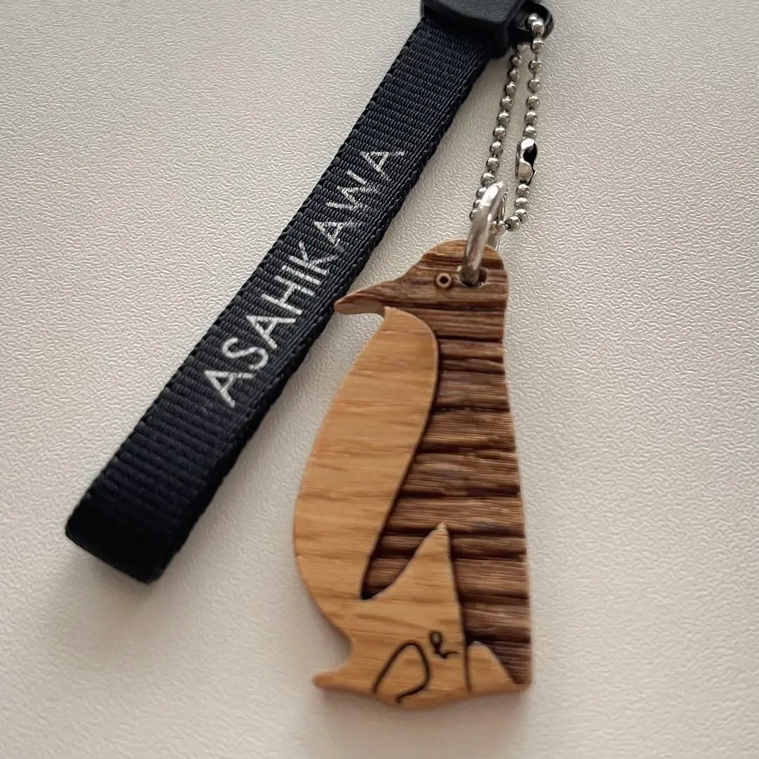 ASAHIYAMA ZOO | Abe Hiroshi | Wooden carved penguin strap