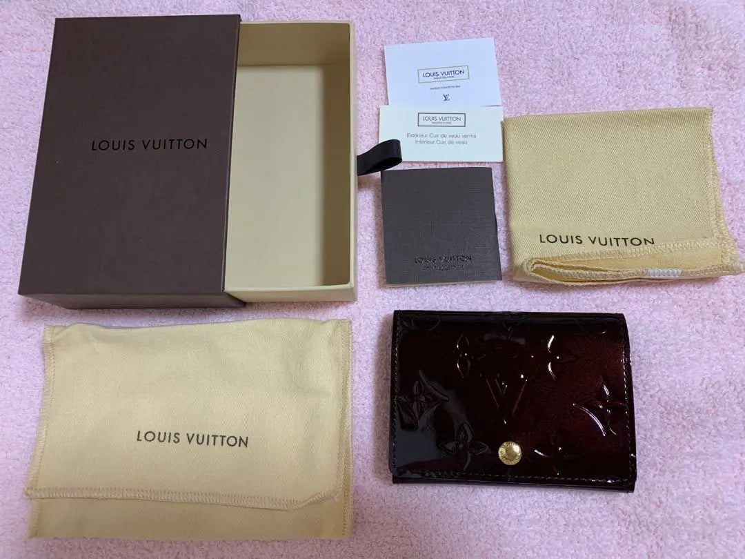 LOUIS VUITTON Vernis Business Card Holder