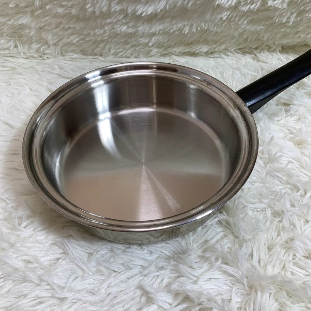 ☆Amway Queen Stainless Steel Medium Frying Pan with Lid IH Compatible