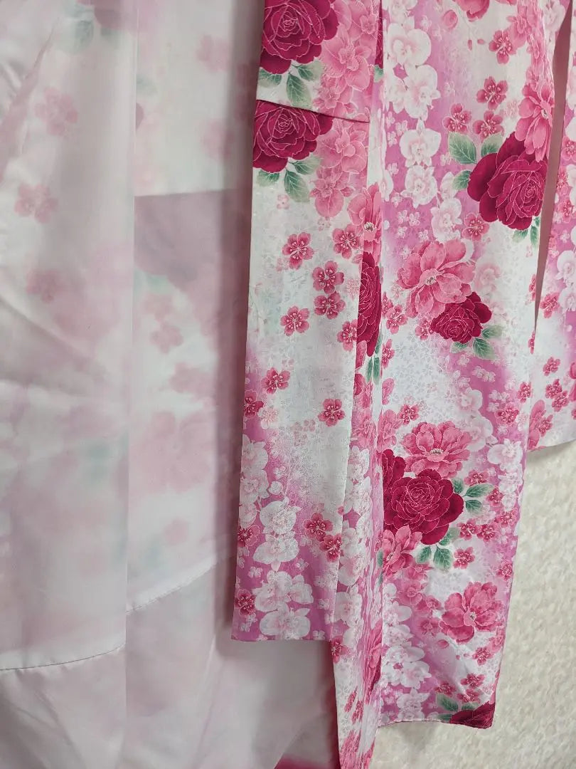 Kimono de mujer adulta ceremonia de graduación ceremonia de adulto kimono pequeño manga blanca estampado de flores blanco rosa grande 93 | 大人用 女性 着物 成人式 卒業式等 袴用 小振袖 白色系 ピンク花柄 大き93