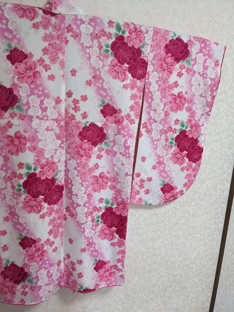 Kimono de mujer adulta ceremonia de graduación ceremonia de adulto kimono pequeño manga blanca estampado de flores blanco rosa grande 93 | 大人用 女性 着物 成人式 卒業式等 袴用 小振袖 白色系 ピンク花柄 大き93