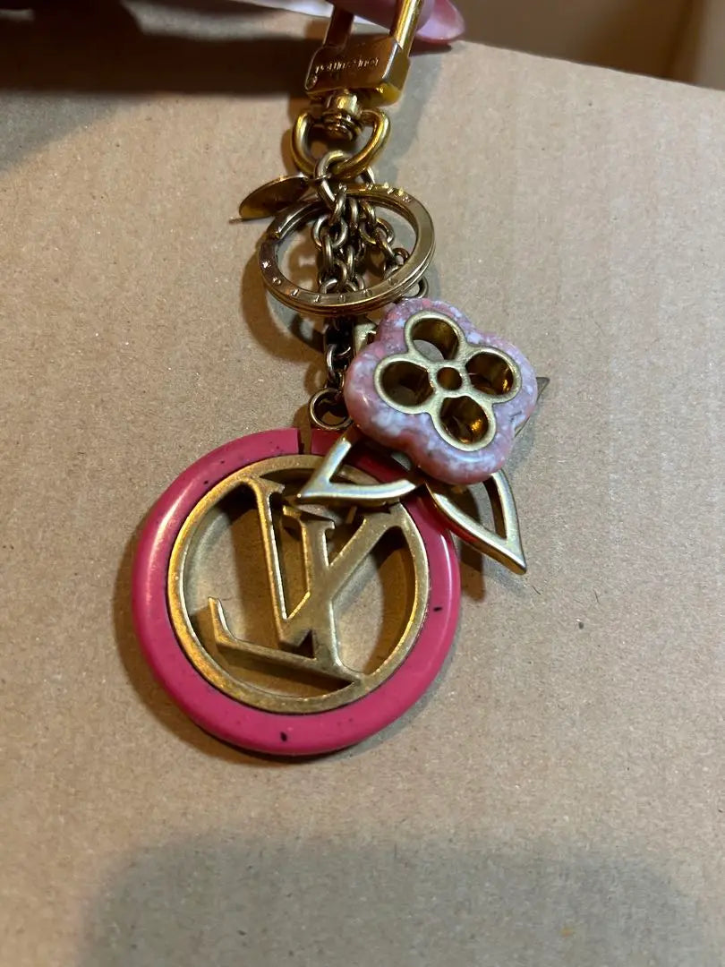 Louis Vuitton Keychain Pink | Louis Vuitton キーホルダー ピンク