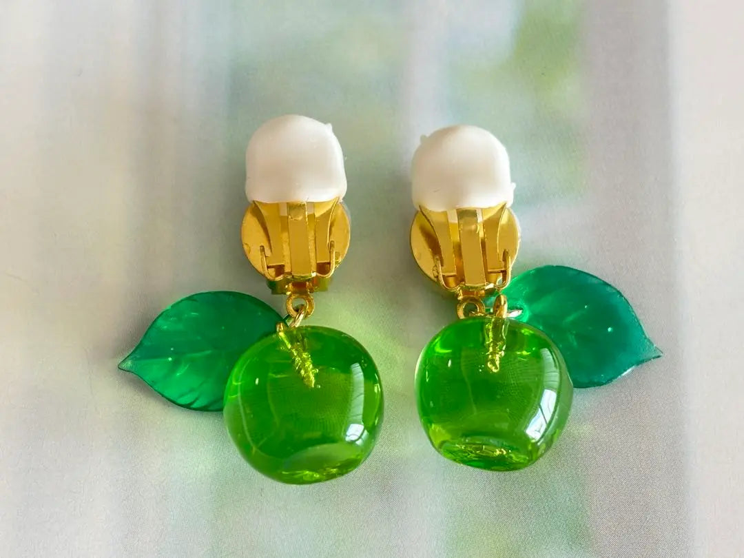 [Handmade] A-58 Resin Green Apple Earrings