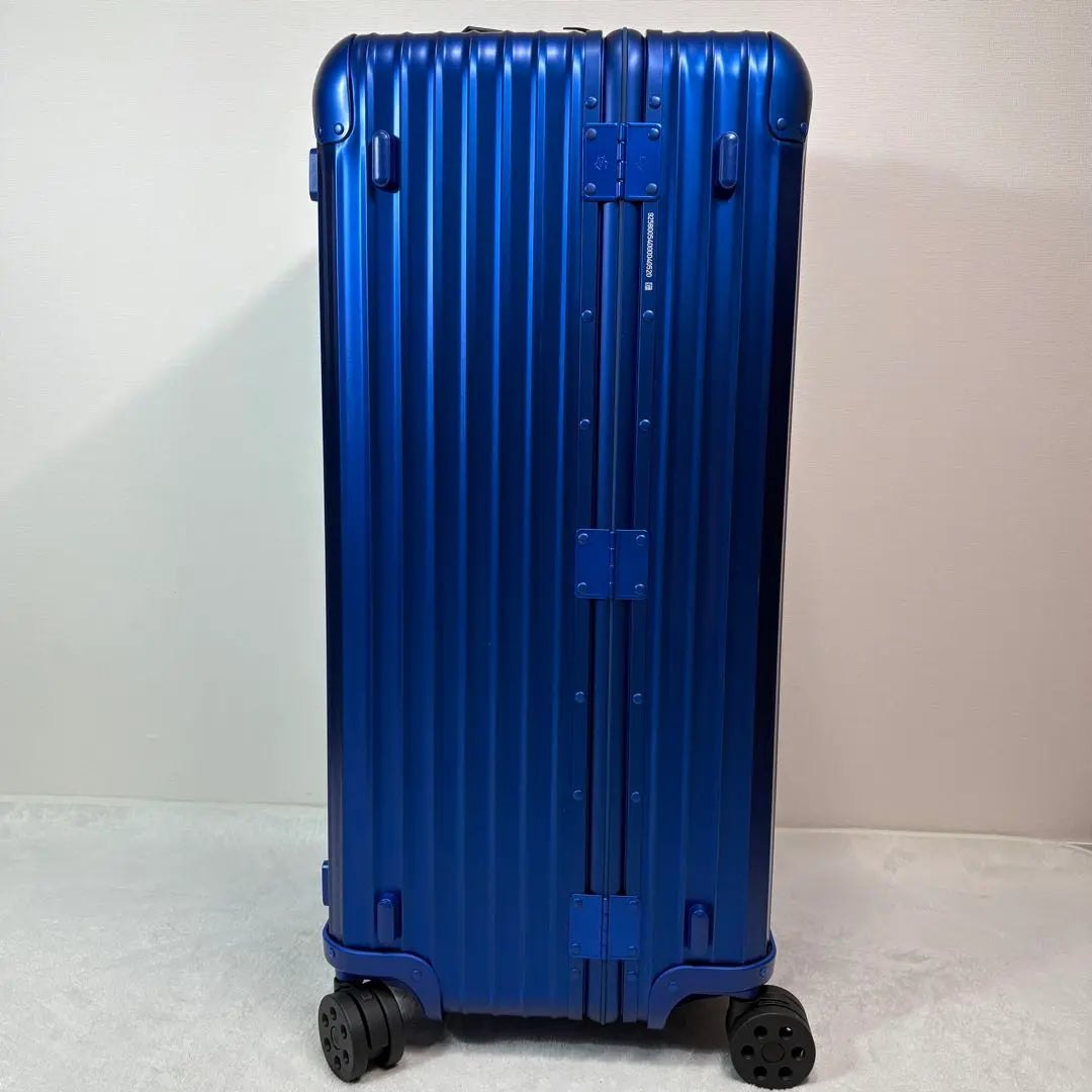 Extremely beautiful and limited color RIMOWA ORIGINAL TRUNK PLUS 105L