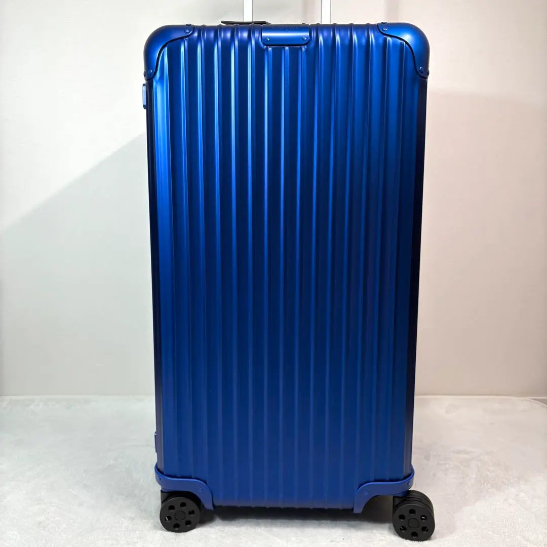 Extremely beautiful and limited color RIMOWA ORIGINAL TRUNK PLUS 105L