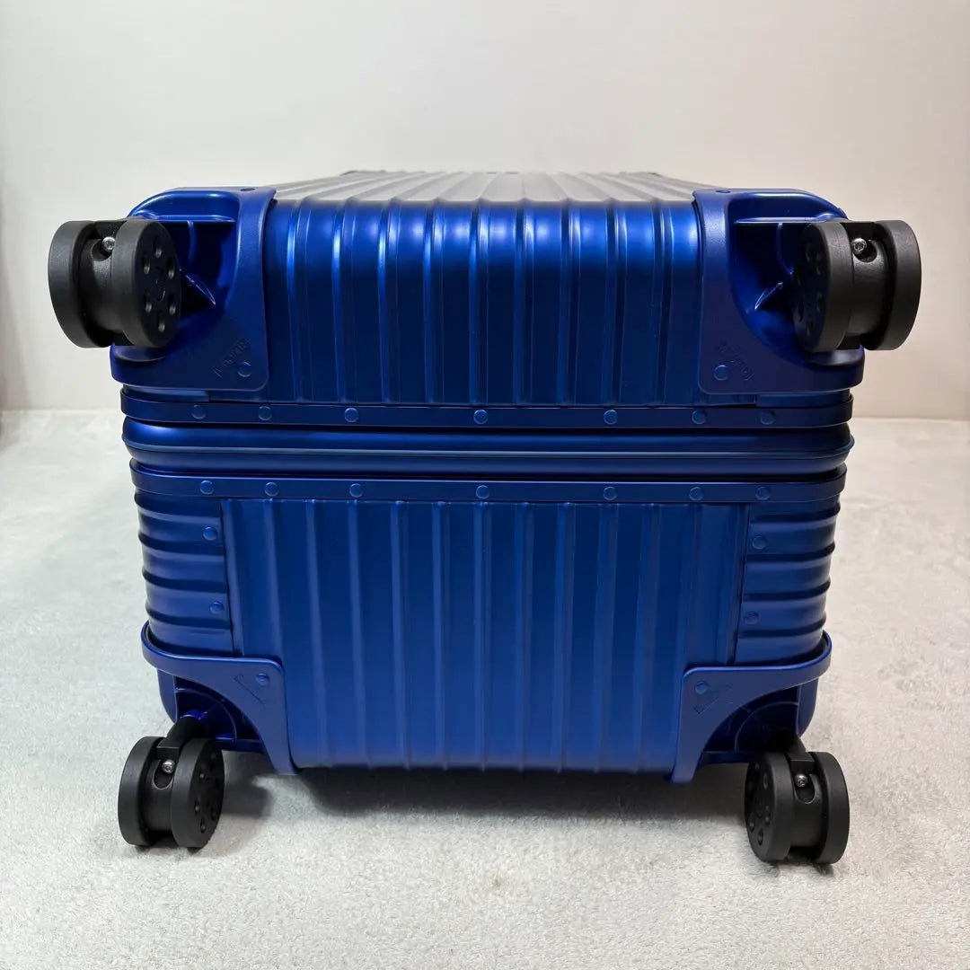 Extremely beautiful and limited color RIMOWA ORIGINAL TRUNK PLUS 105L