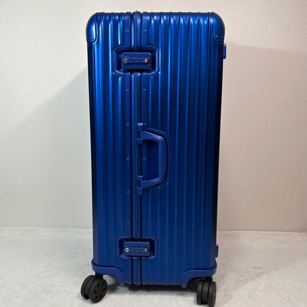 Extremely beautiful and limited color RIMOWA ORIGINAL TRUNK PLUS 105L