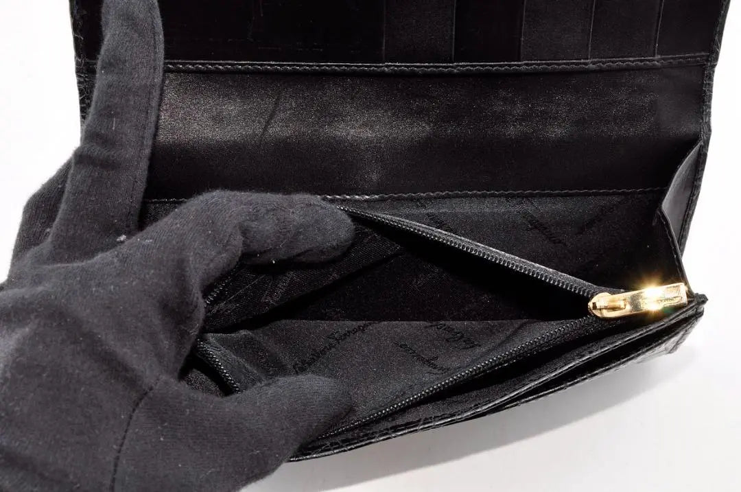 Beautiful condition Ferragamo Gancini Long Wallet Black Boxed