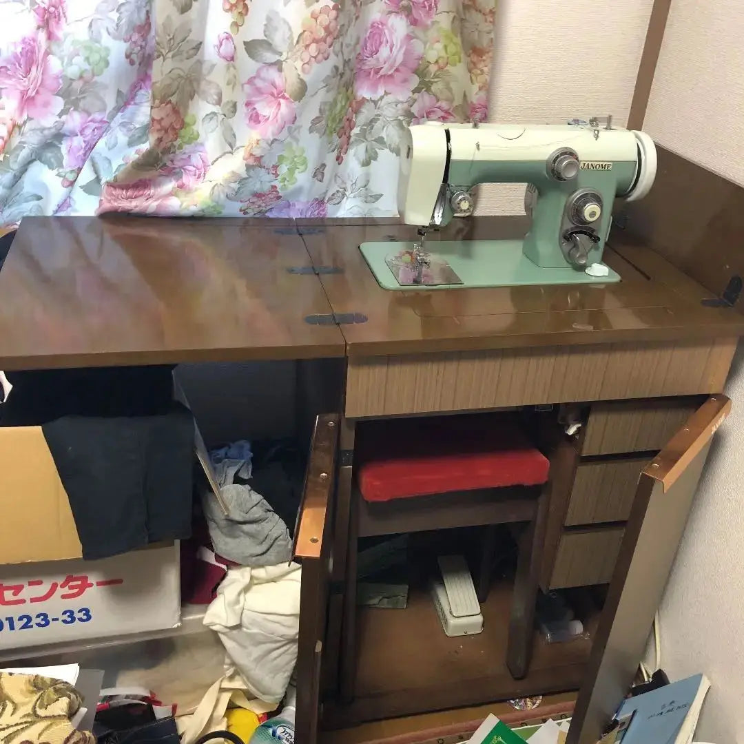 Janome sewing machine pickup only (cannot be shipped)