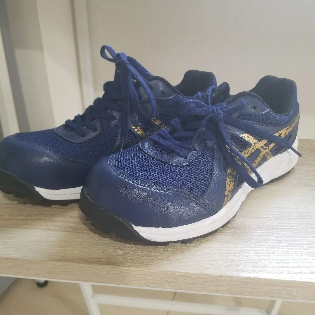 Good condition ASICS safety shoes 23.5cm navy