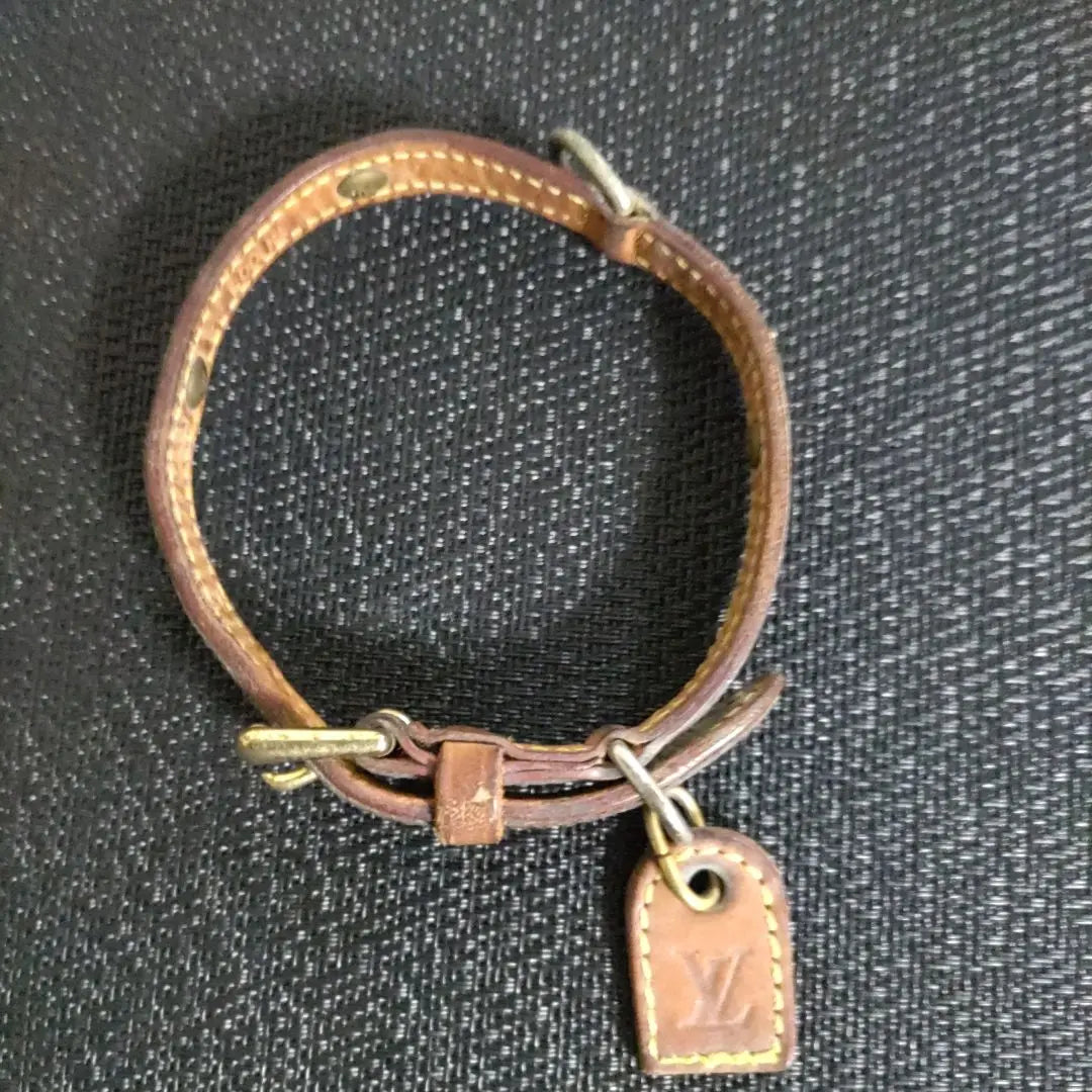 LOUIS VUITTON Louis Vuitton Monogram Dog Collar Charm included