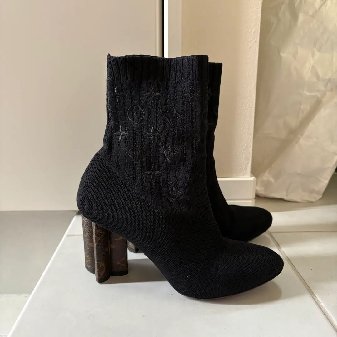 Louis Vuitton silhouette ankle boots