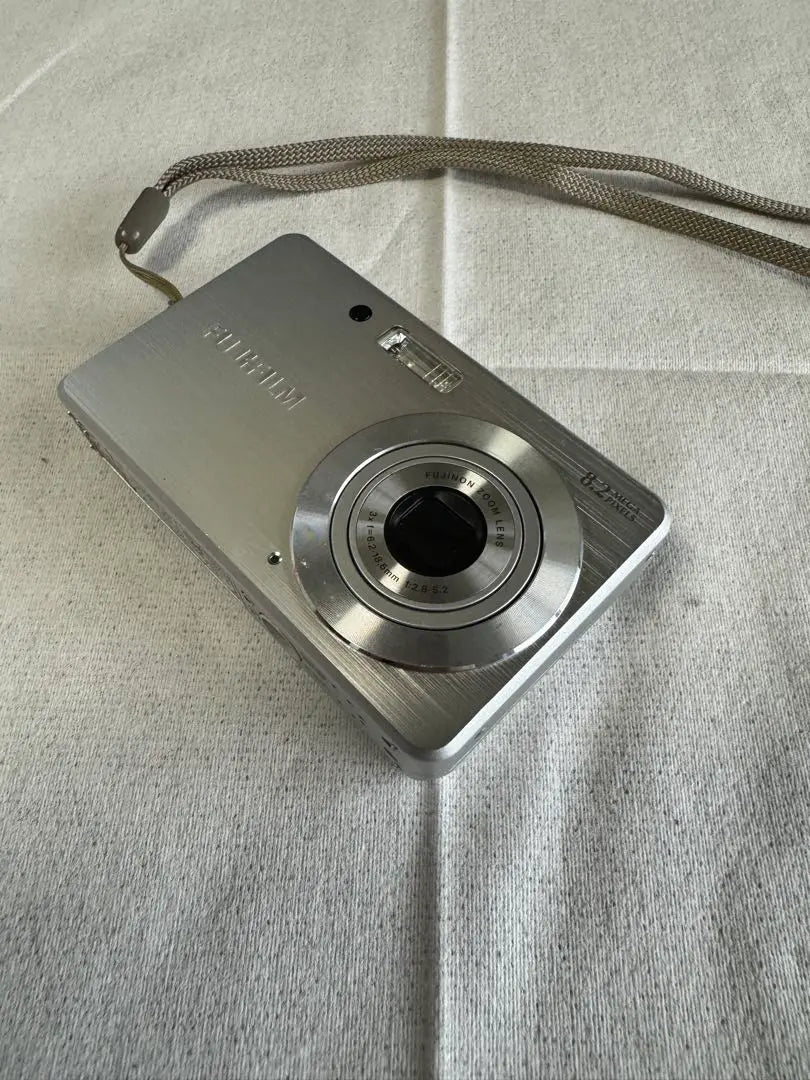 FINEPIX J10 Silver Compact Digital Camera