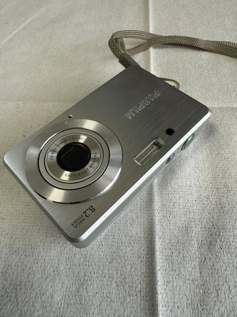 FINEPIX J10 Silver Compact Digital Camera