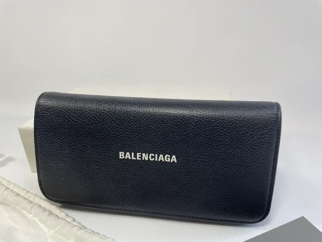 Beautiful condition Balenciaga Everyday logo bifold long wallet black