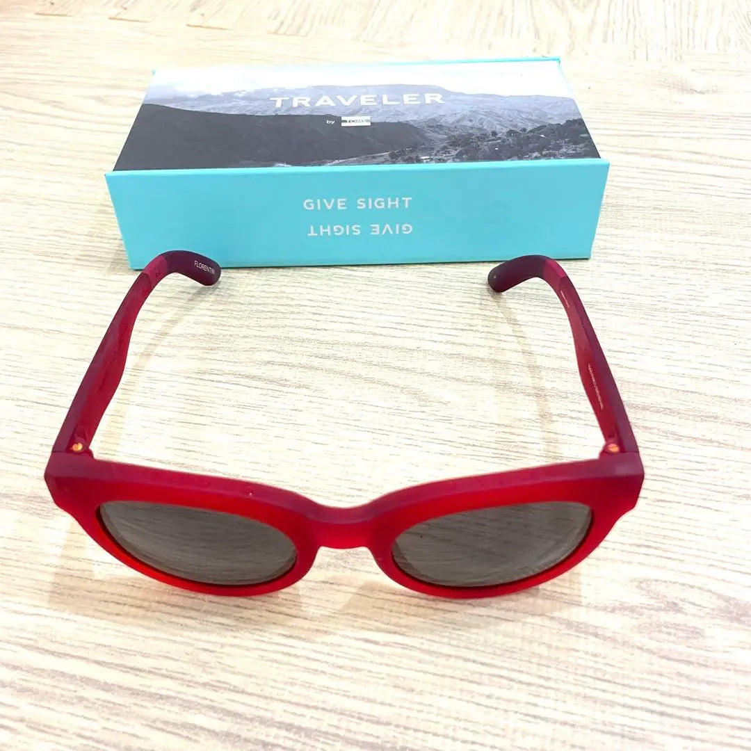 Gafas de sol redondas rojas Toms Traveler con estuche