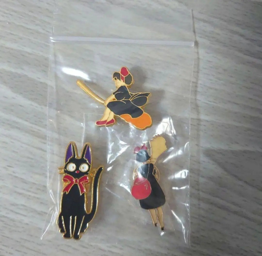 ◆Last item: New Kiki's Delivery Service Pin Badge Set of 3