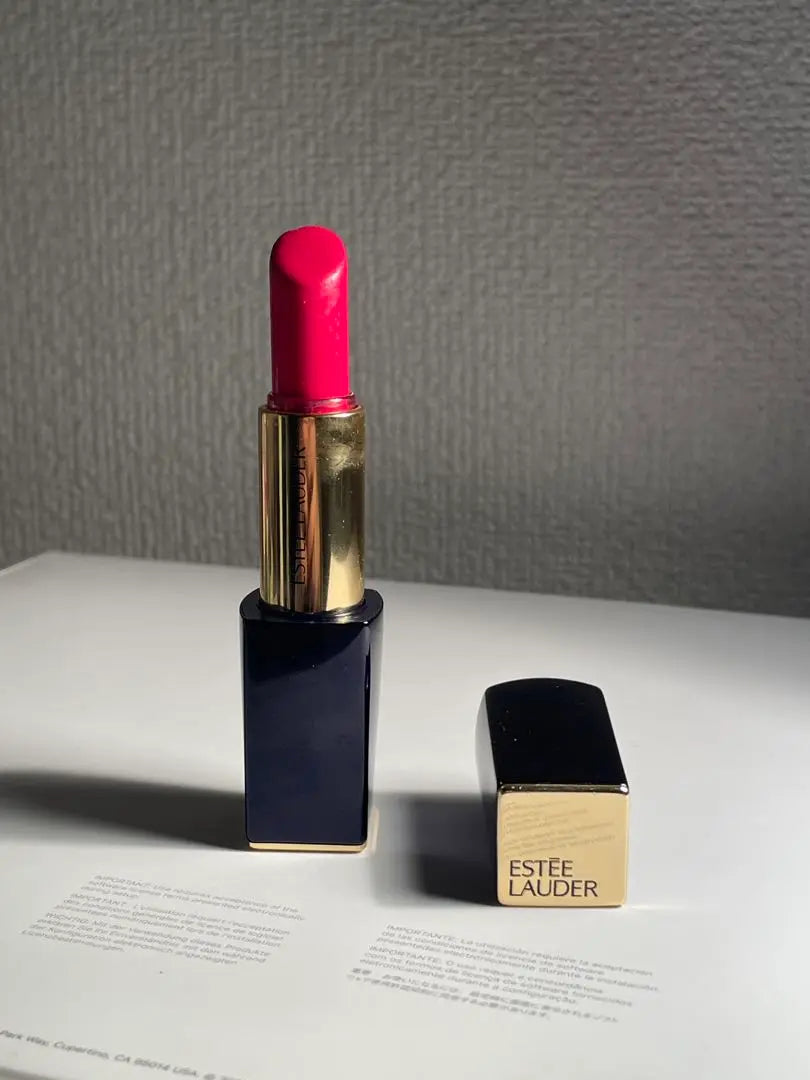 ESTEE LAUDER Pink Lipstick 67