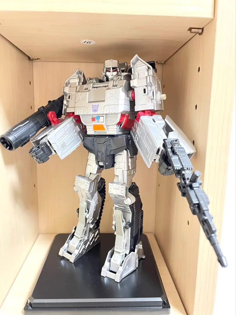 Figura de Megatron de Transformers