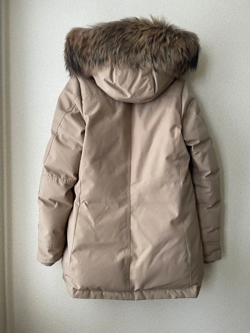 New and unused Pyrenex Bordeaux Down Coat 38