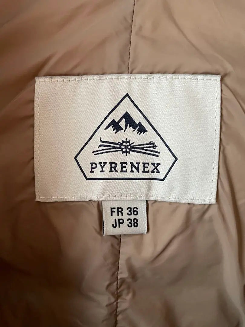 New and unused Pyrenex Bordeaux Down Coat 38