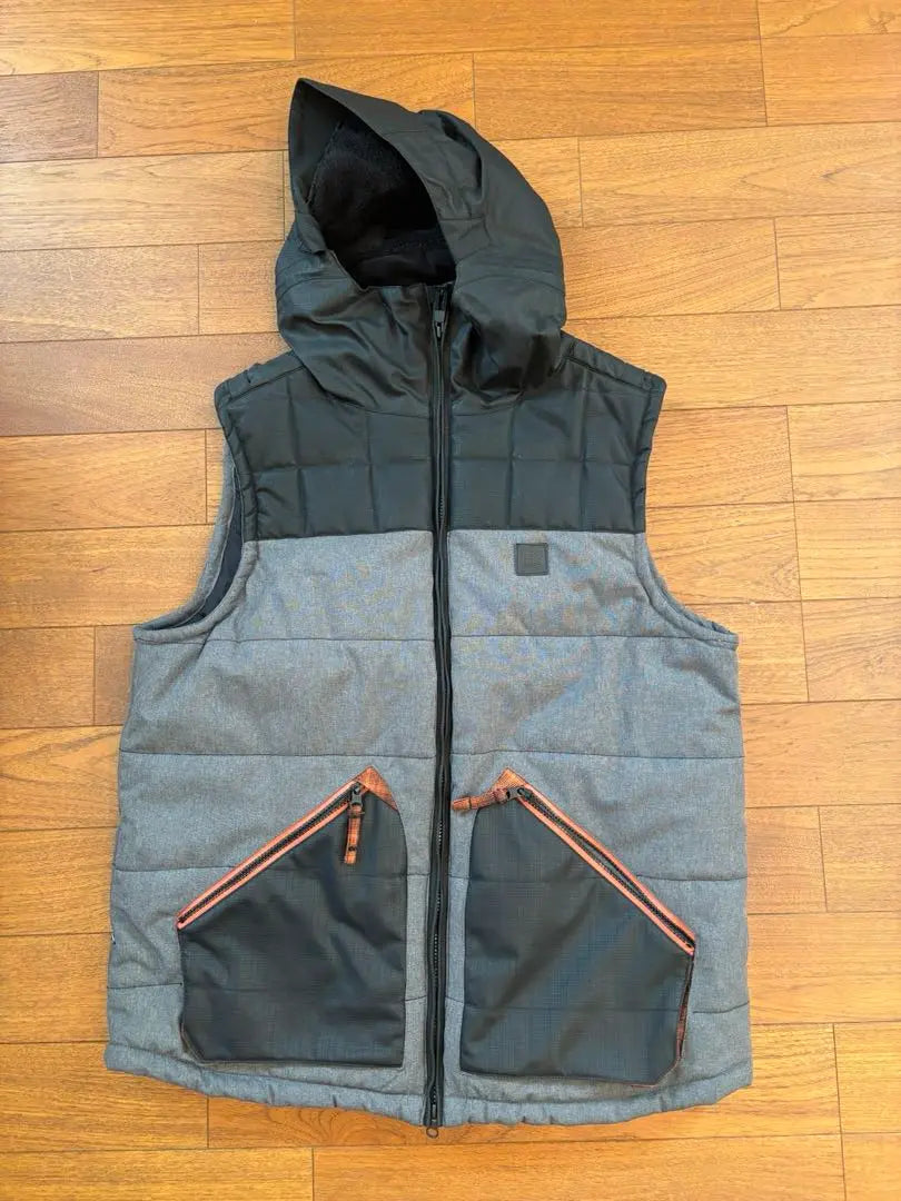 In good condition! 686 Wear with separate vest | 美品！686 ウエア セパレートベスト付き