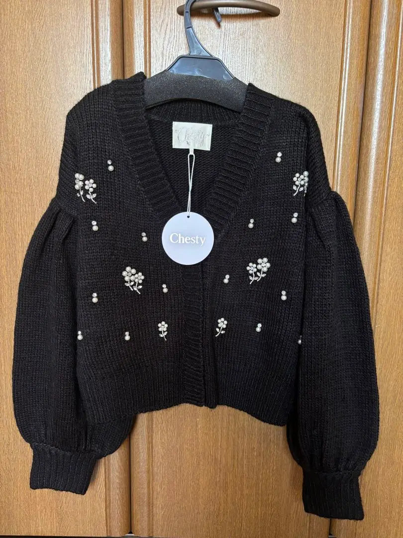 Chesty Brand new, unused tag included ★Pearl flower loose cardigan