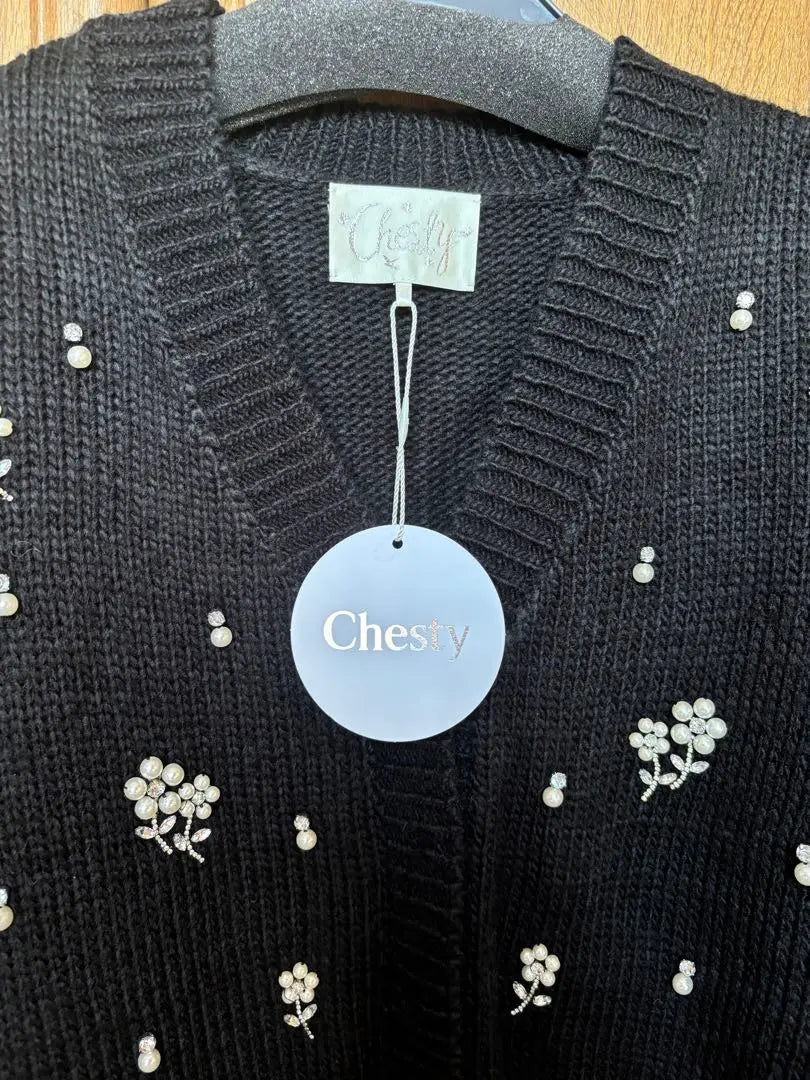 Chesty Brand new, unused tag included ★Pearl flower loose cardigan