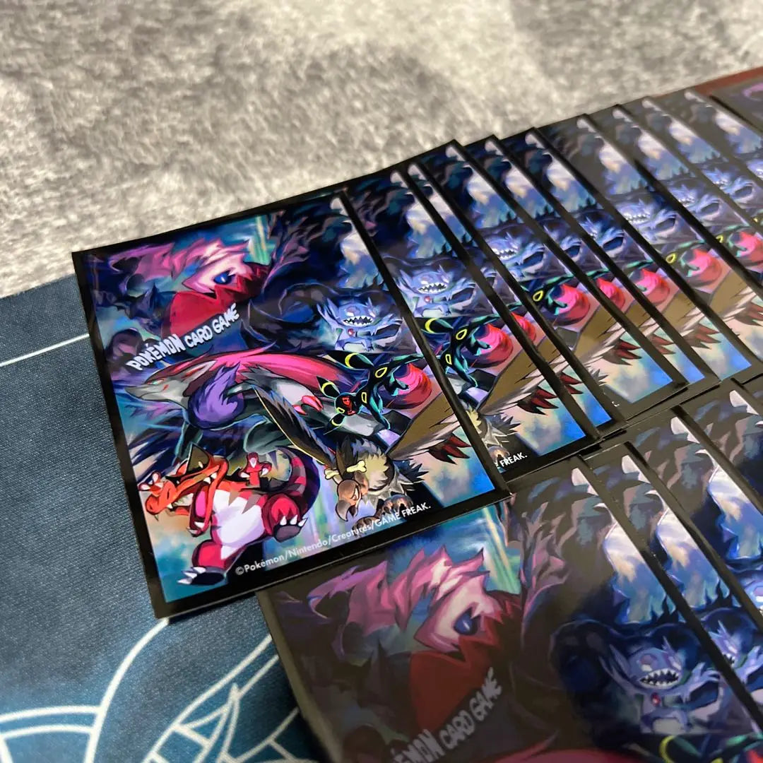 Fundas protectoras de baraja Evil Legion para 62 cartas de Pokémon