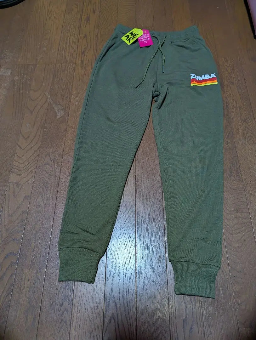 I bought Zun Basette Pants but they were small so I'm selling them. Size S is new and used without any use