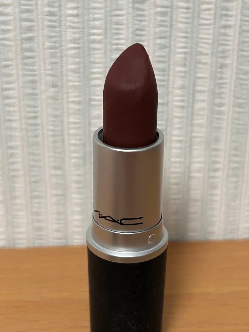 MAC POWDER KISS LIPSTICKTURN TO THE LEFT