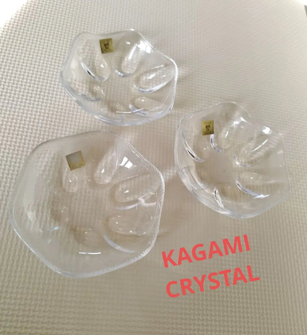 [Sin usar] Plato pequeño de cristal Kagami Crystal, 3 piezas