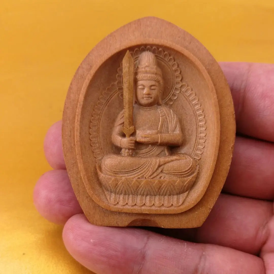 Sandalwood Year of the Rabbit, "Manjusri Bodhisattva" Pocket Buddha [Setting number: AJ18]