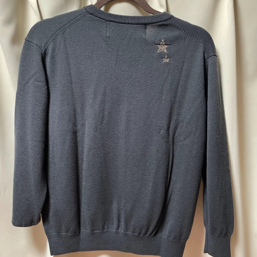 [Good condition] Dark gray V-neck sweater with star embroidery, 100% wool