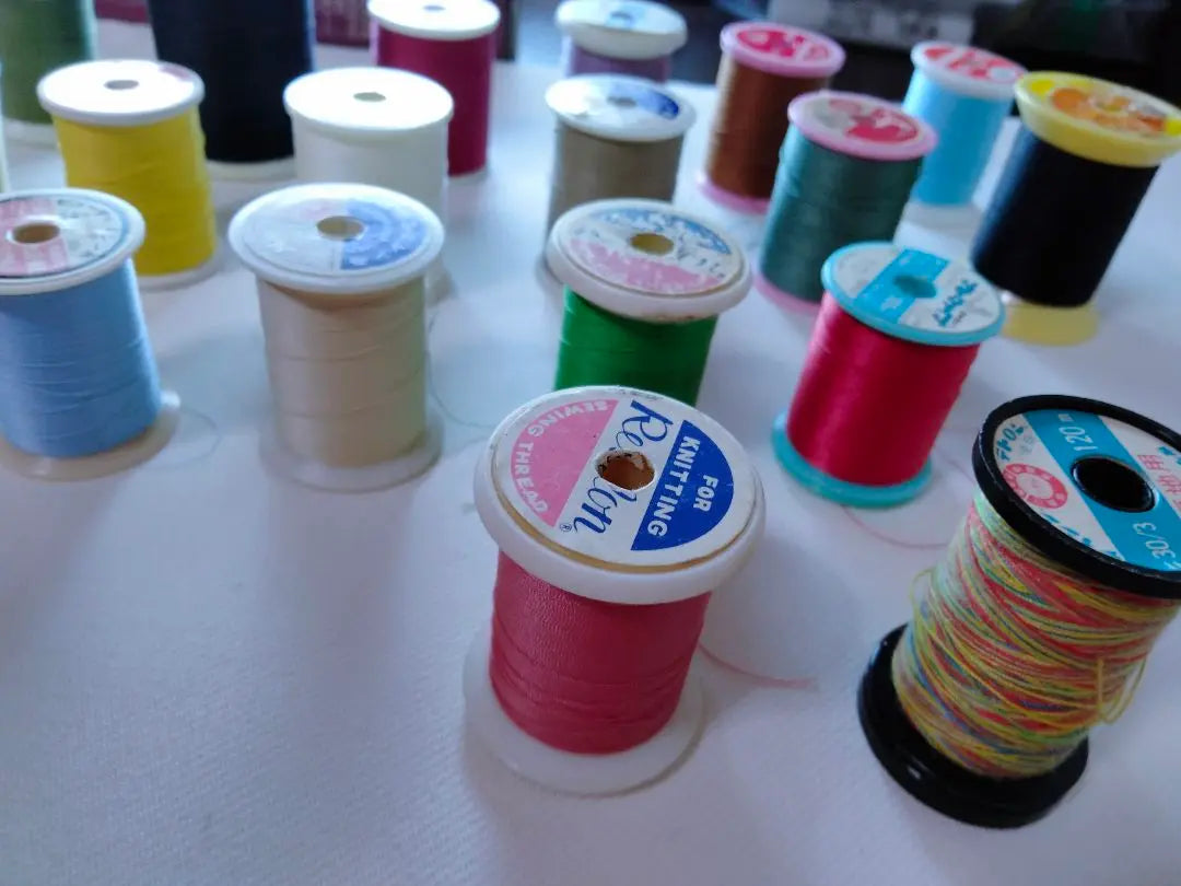 Set of handicraft supplies such as knit sewing thread and sashiko thread