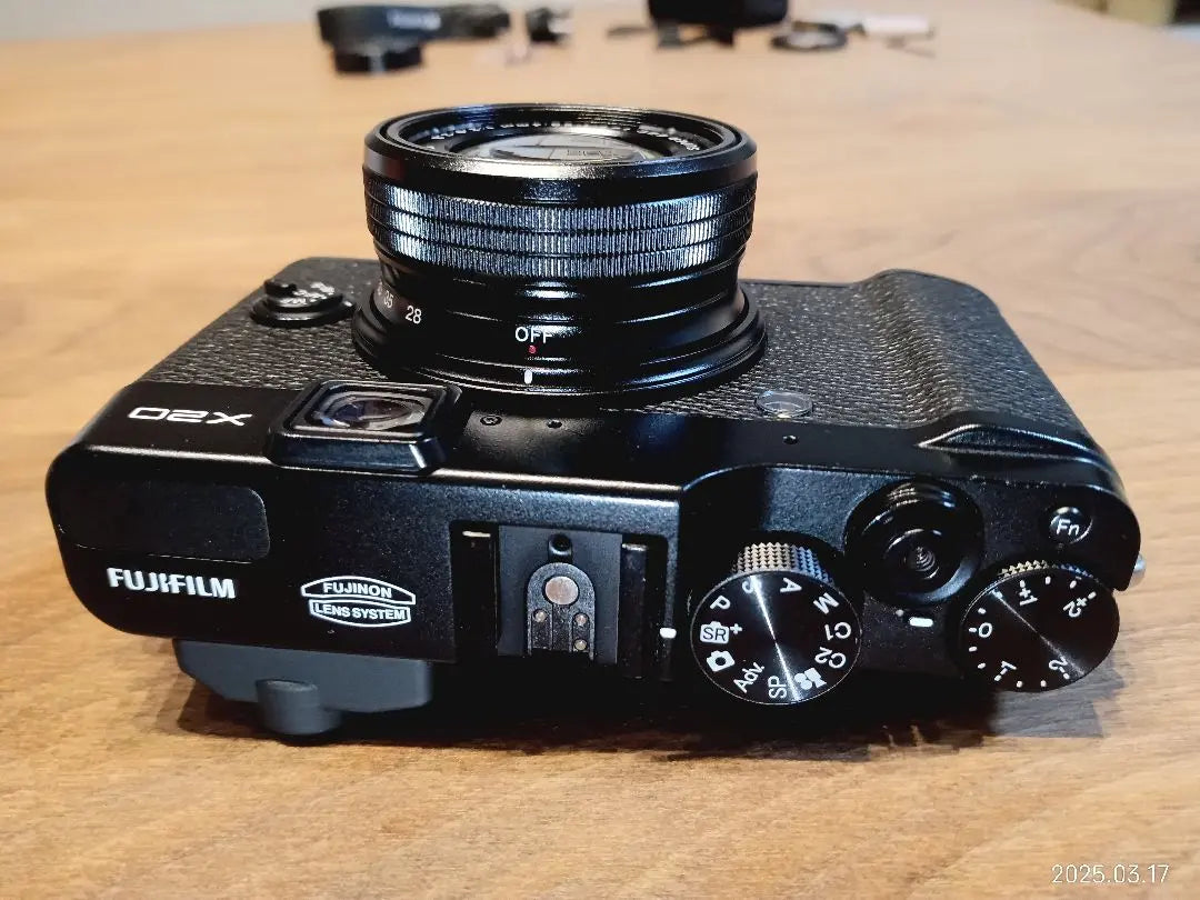 [2 genuine batteries + genuine lens filter included] Superb condition FUJIFILM X20