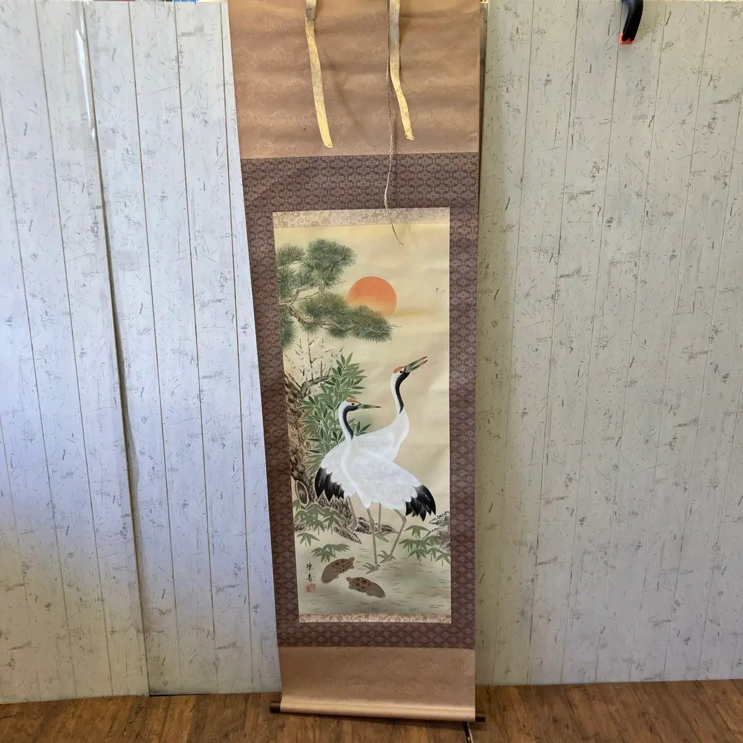 Showa retro, made by Tamaka, pine, bamboo, plum, crane, turtle, silk hanging scroll, hanging scroll, lucky charm, good luck, Fukuju decoration