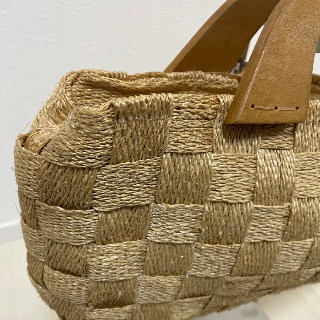 Beige braided basket bag