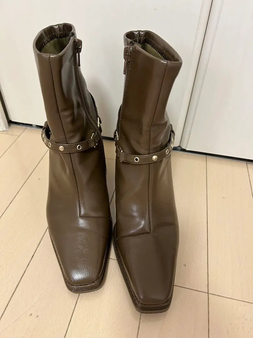 RANDA Brown Zippered Boots, Size M