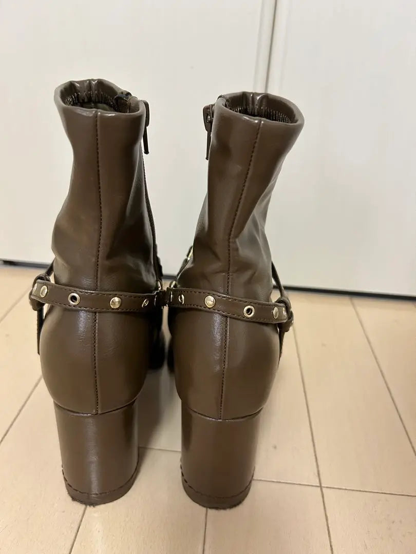 RANDA Brown Zippered Boots, Size M