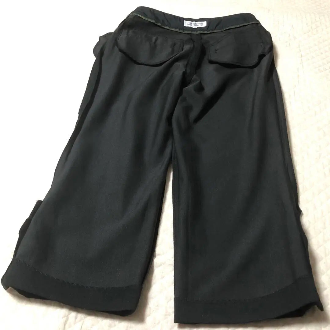 [New and unused] Women's cropped pants, black, striped, glossy, unlined